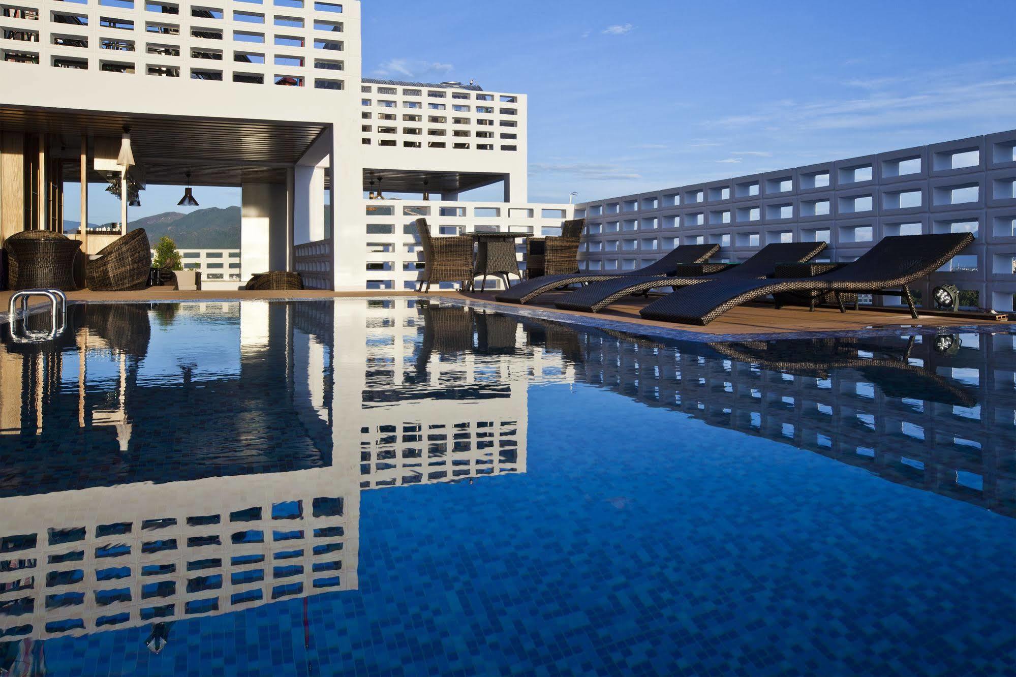 Golden Holiday Hotel Nha Trang Exterior photo